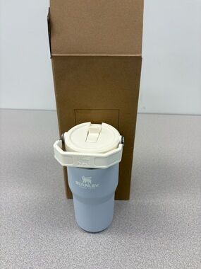 Stanley IceFlow 2.0 Tumbler 20 oz – Pale Blue with Cream Flip Lid & Handle.